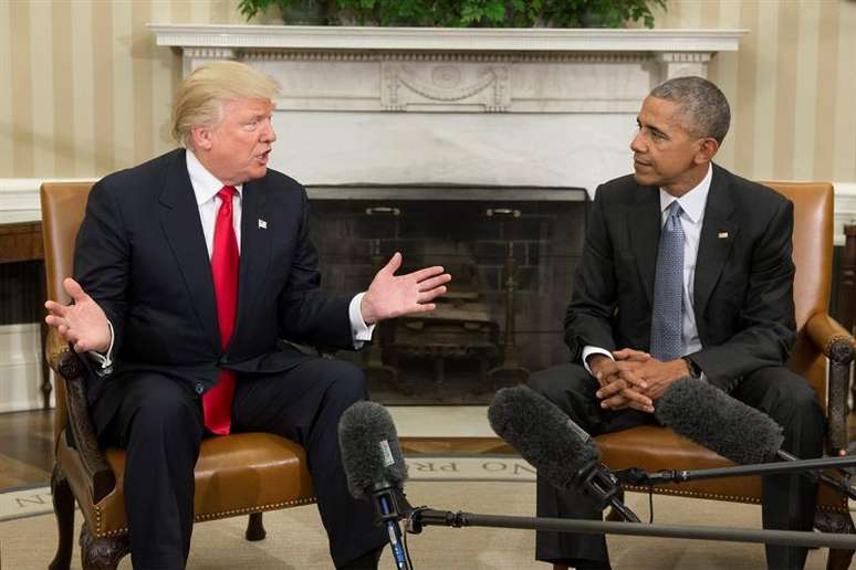 Apesar de tom cordial, foi possível notar um certo mal-estar em encontro entre presidente eleito dos EUA e presidente que deixa o cargo em janeiro 
