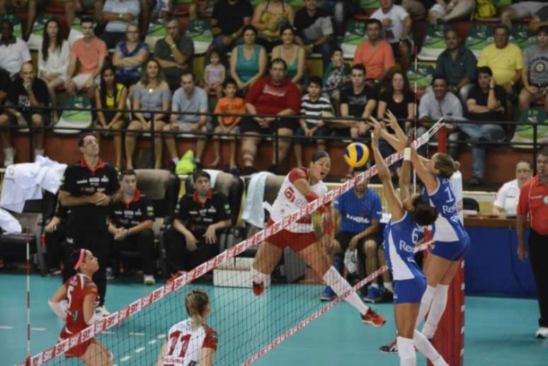 Rexona segue 100% na Superliga feminina (Foto: Reprodução/Twitter Oficial da CBV)