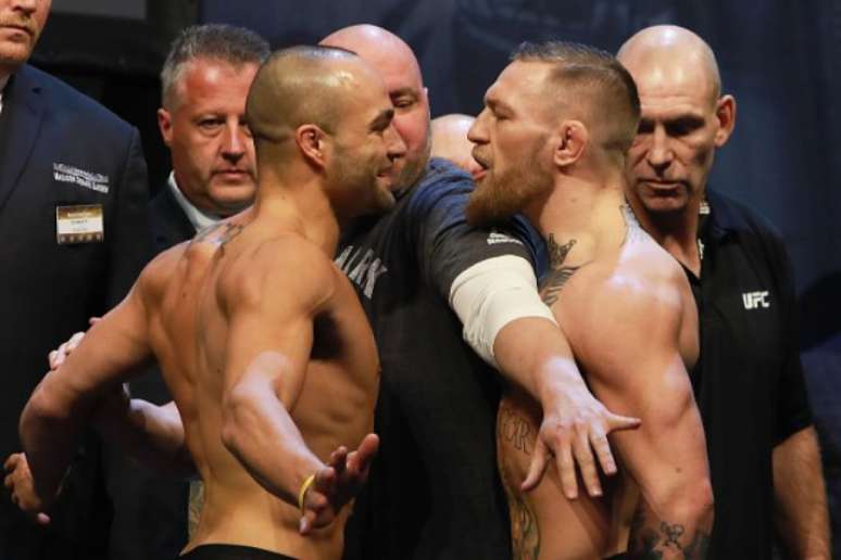 Alvarez reconheceu o valor de Conor McGregor, após o passeio que levou no UFC Nova York - (Foto: UFC)