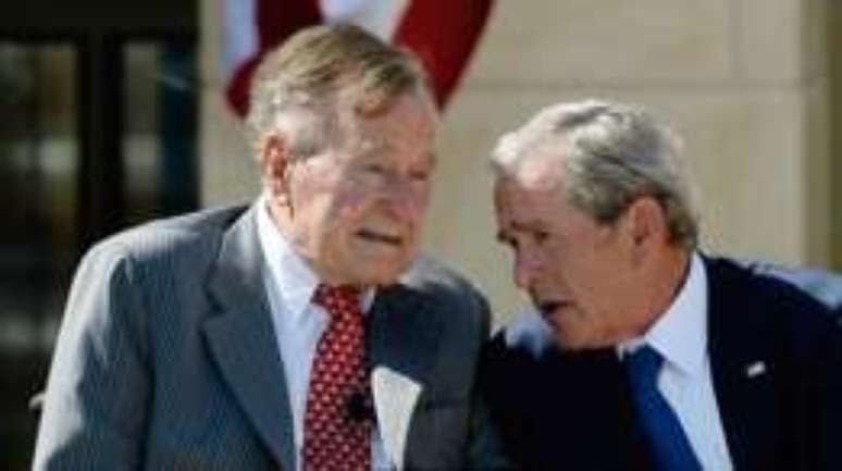 O presidente americano George Bush e sua mulher, Barbara, tiveram quatro meninos e duas meninas
