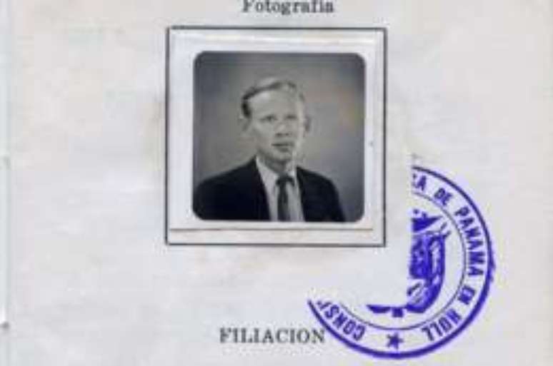 Documento de registro de John Colvin de 1949 na Marinha Mercante Panamenha