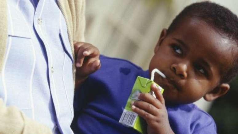 Nutricionista considera bebidas a&ccedil;ucaradas perigosas porque muitas vezes a pessoa pode n&atilde;o perceber tratar-se de um produto que pode ser prejudicial &agrave; sa&uacute;de