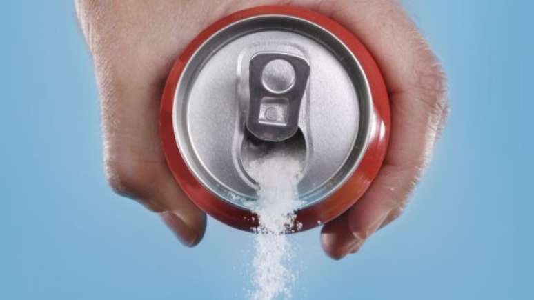 Apesar da queda no consumo dos refrigerantes nos &uacute;ltimos anos, 21% dos jovens brasileiros disseram beber o produto cinco vezes por semana