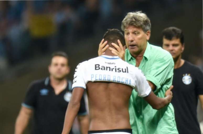 Renato Portaluppi e Pedro Rocha durante jogo do Grêmio diante do Galo (Foto: Andre Yanckous/AGIF/Lancepress!)