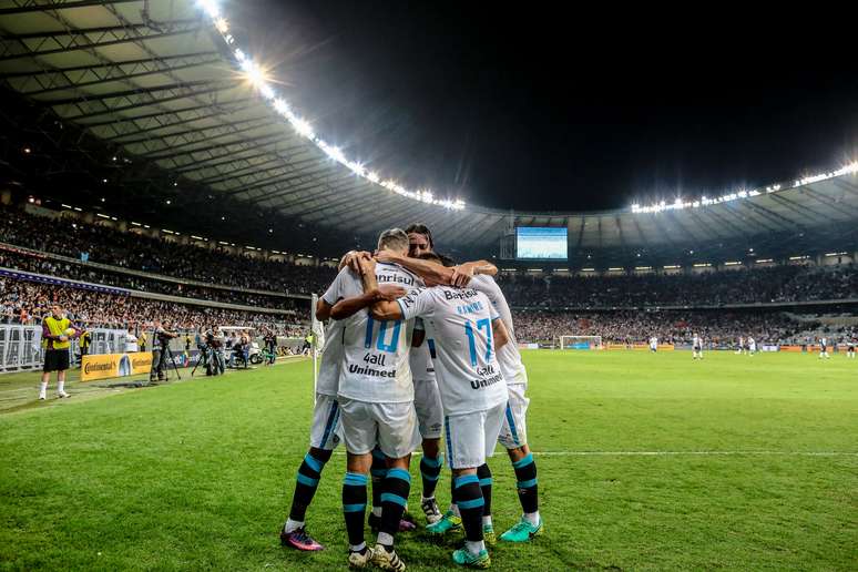 Grêmio cala o Mineirão e dá passo importante rumo ao penta