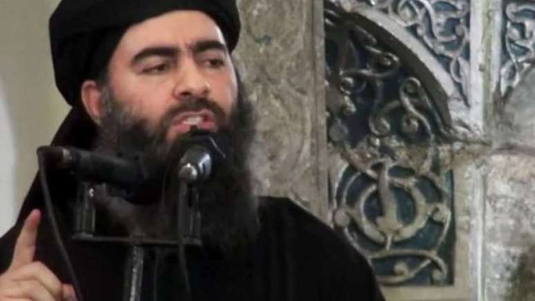 Em 2014, Abu Bakr al-Baghdadi declara o 'califado' do Estado Islâmico e milhares de jovens muçulmanos do mundo atendem a seu apelo para se juntar à &#039;guerra santa&#039; 