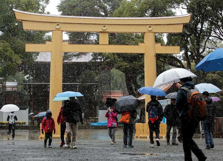 A neve acumulada foi de aproximadamente dois cent&iacute;metros em T&oacute;quio