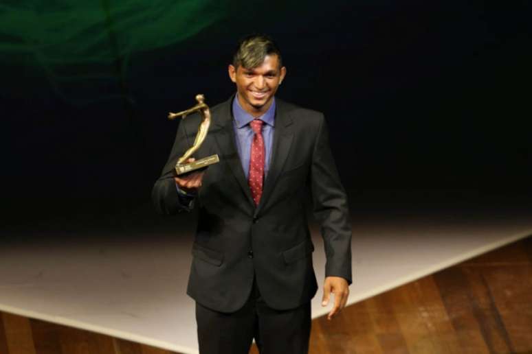 Isaquias Queiroz foi eleito melhor atleta olímpico em 2015 (Foto: Cleber Mendes/Lancepress!)