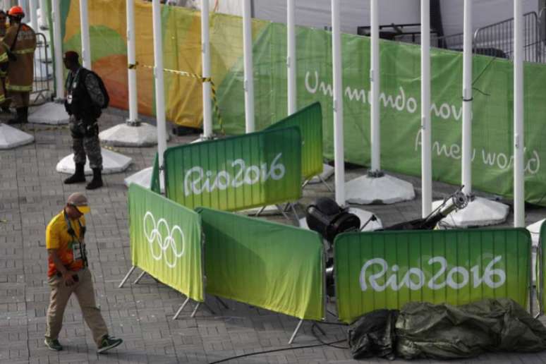 Câmera caiu no Parque Olímpico no dia 15 de agosto e deixou oito pessoas feridas (Foto: ODD ANDERSEN/AFP)