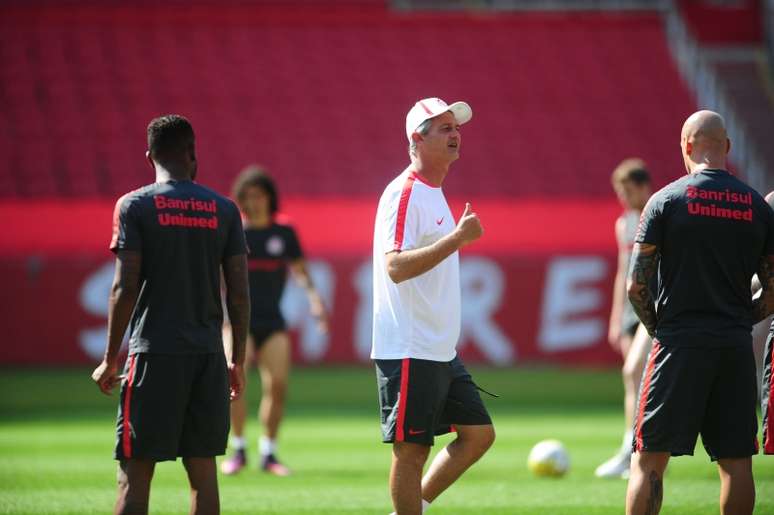 Lisca comanda treino do Inter na preparação para jogo contra o Cruzeiro, neste domingo, no Beira-rio