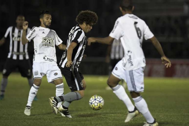 Camilo, muito sumido no empate em 1 a 1 com a Ponte Preta (Foto: Jorge Rodrigues/Eleven/Lancepress!)