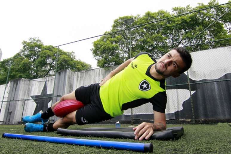 Victor Luís está emprestado até o fim deste Campeonato Brasileiro (Foto: Vitor Silva/SSPress/Botafogo)