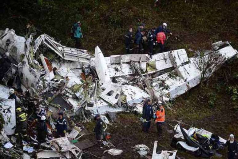 Tragédia vitimou 76 pessoas em Medellín (foto:Raul ARBOLEDA / AFP)