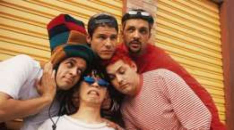 Integrantes da banda Mamonas Assassinas voltavam de um show em Bras&iacute;lia, o &uacute;ltimo de uma longa turn&ecirc; pelo pa&iacute;s