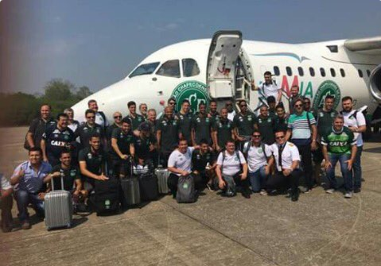 Divulgada última foto da delegação da Chapecoense antes de embarcar no avião que caiu na Colômbia.