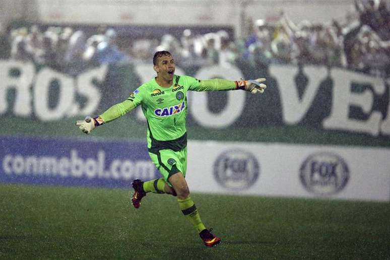 Danilo, da Chapecoense, comemora a classificação do time para a final da Copa Sul-americana