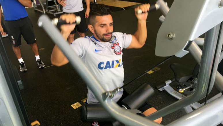 Guilherme voltará a atuar como falso 9 após duas partidas fora da equipe do Timão (Foto: Daniel Augusto Jr)