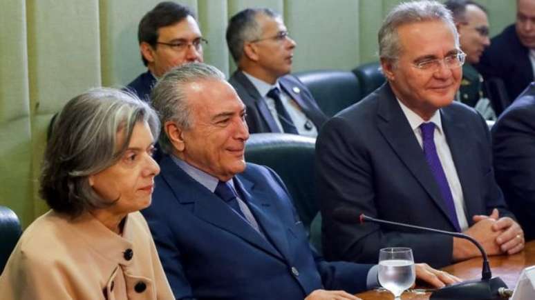Cármen Lúcia criticou proposta de Renan Calheiros que prevê penas mais duras para "abuso de autoridade" de delegados, juízes e membros do Ministério Público