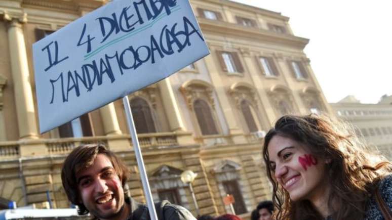 Manifestantes protestam a favor do &#039;não&#039; 