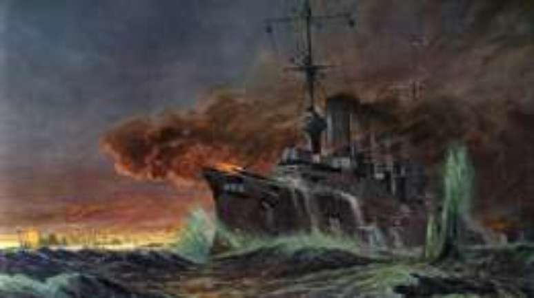 As chamas dos navios alcançaram 60 metros