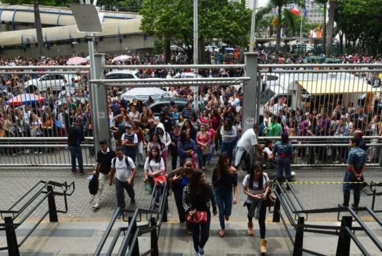 A maior parte dos alunos teve as provas do Enem adiadas por causa de ocupações em escolas e universidades públicas do país