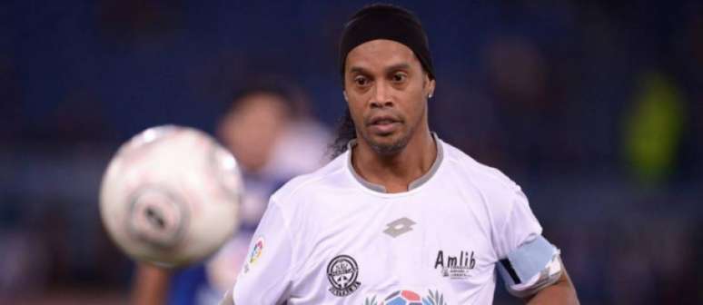 O irmão e agente de Ronaldinho Gaúcho, Assis, disse que pode conversar com a Chape pelo acordo