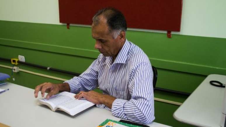 Máximo Ribeiro é diretor de escola pública no Vale do Ribeira, mesma região onde nasceu 