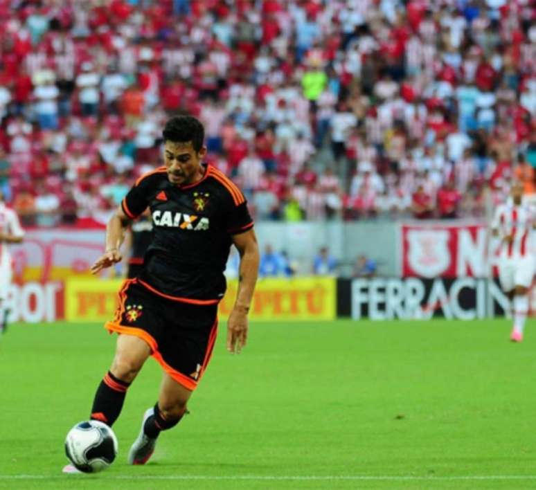 Vinícius pode voltar a ser titular no Sport (Foto: Divulgação/Sport)