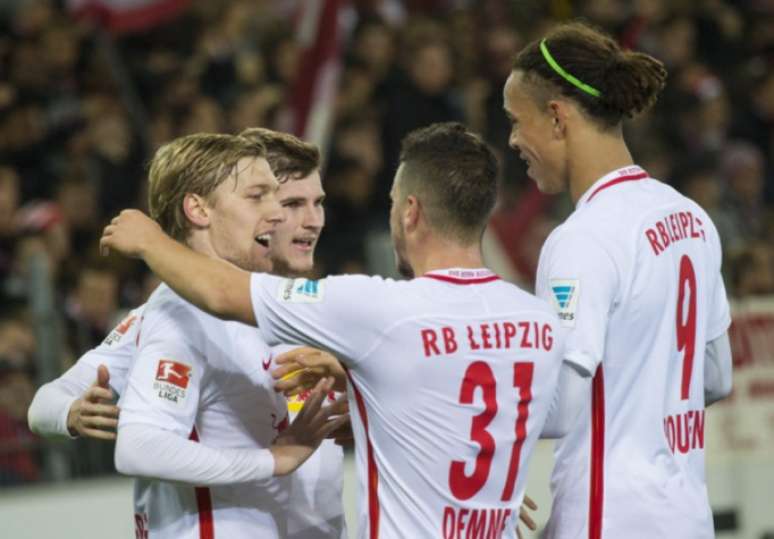 RB Leipzig ainda não perdeu no Alemão (Foto: THOMAS KIENZLE / AFP)