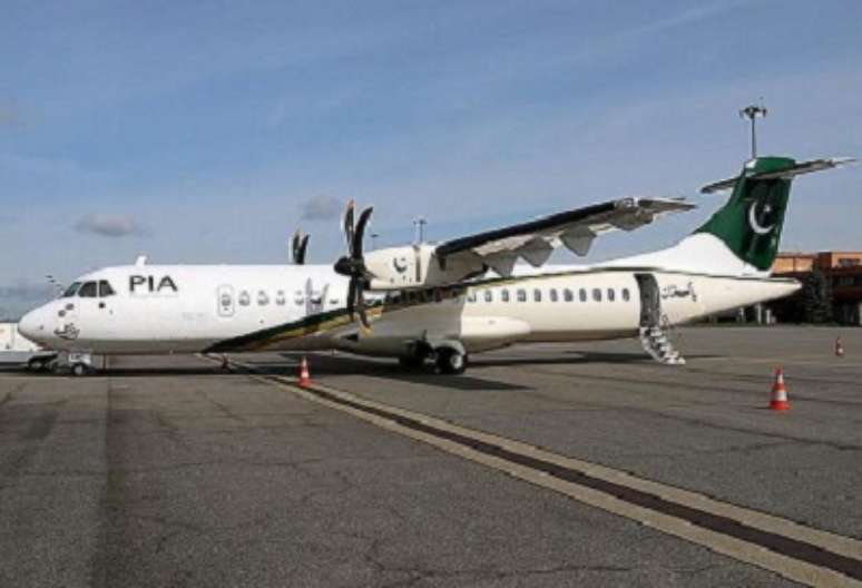 Aeronave da Pakistan International Airlines seria do modelo ATR-42