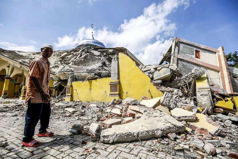 Terremoto causou desabamentos de várias estruturas na Indonésia