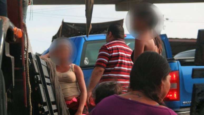 As menores se prostituem e recebem entre mil e 2 mil bol&iacute;vares por programa - o que d&aacute; entre 25 e 50 centavos de d&oacute;lar segundo a taxa do mercado paralelo no come&ccedil;o de dezembro 