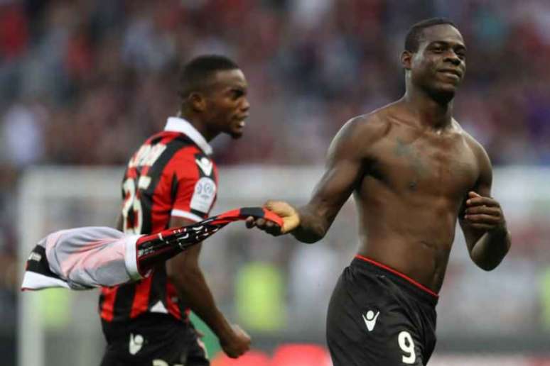 Balotelli tem sete gols na temporada (Foto: Valery Hache / AFP)