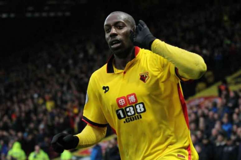 Okaka fez dois para o Watford (Foto: Ian Kington / AFP)