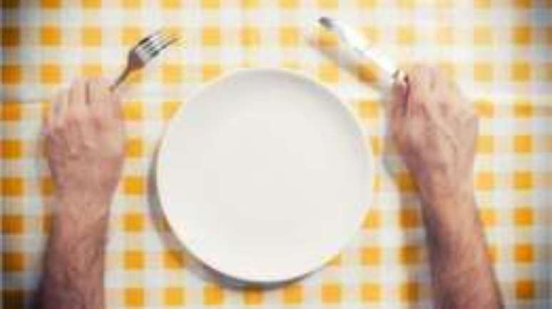 Dietas que alternam dias de jejum e de alimentação normal estão cada vez mais populares