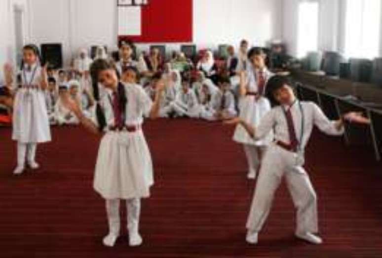 Tajamul participa das atividades extracurriculares da escola