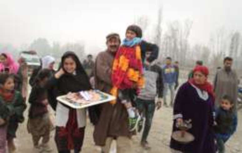 Em vilarejo na Caxemira, Tajamul virou uma esp&eacute;cie de hero&iacute;na