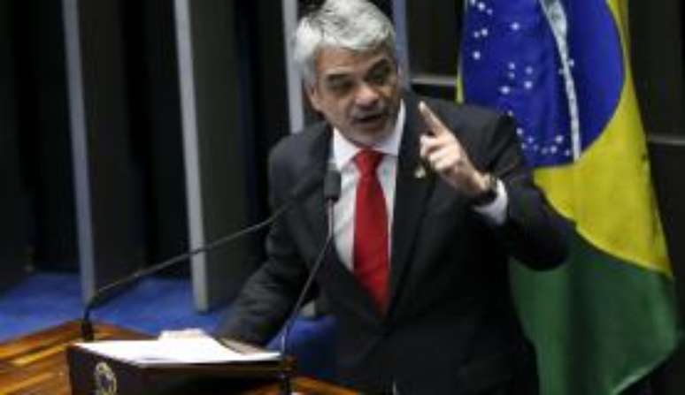 PEC  do  Teto dos Gastos  é inconstitucional, diz o senador Humberto Costa