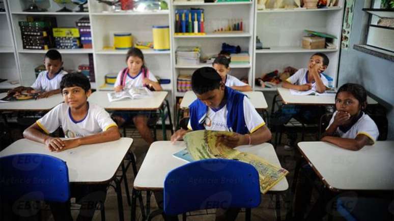 Educação também está na mira dos cortes