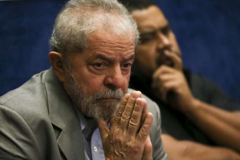 Lula não compareceu ao velório do irmão