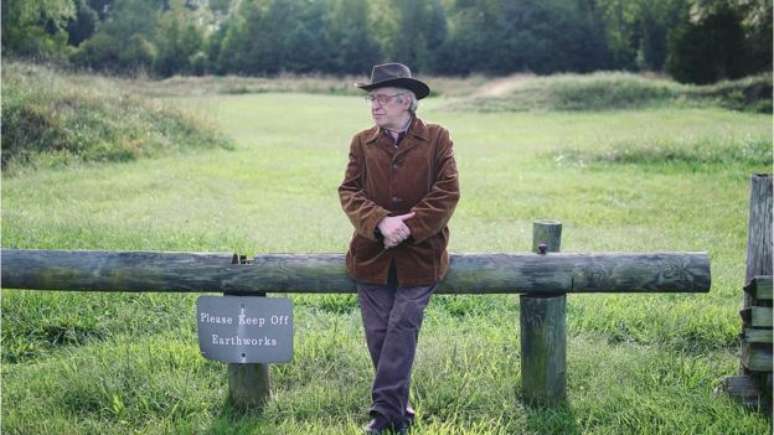 Carvalho &eacute; tema de document&aacute;rio que acompanha sua rotina, mas filme foi recusado em festivais