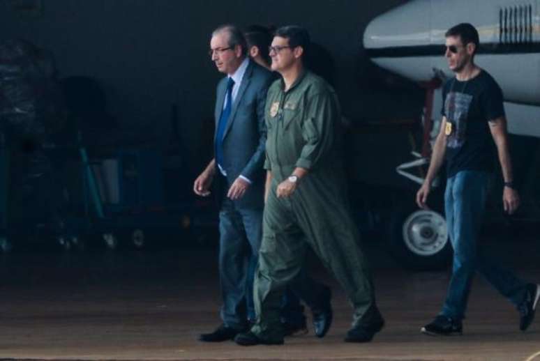 Eduardo Cunha embarca para Curitiba após ser preso pela Polícia Federal