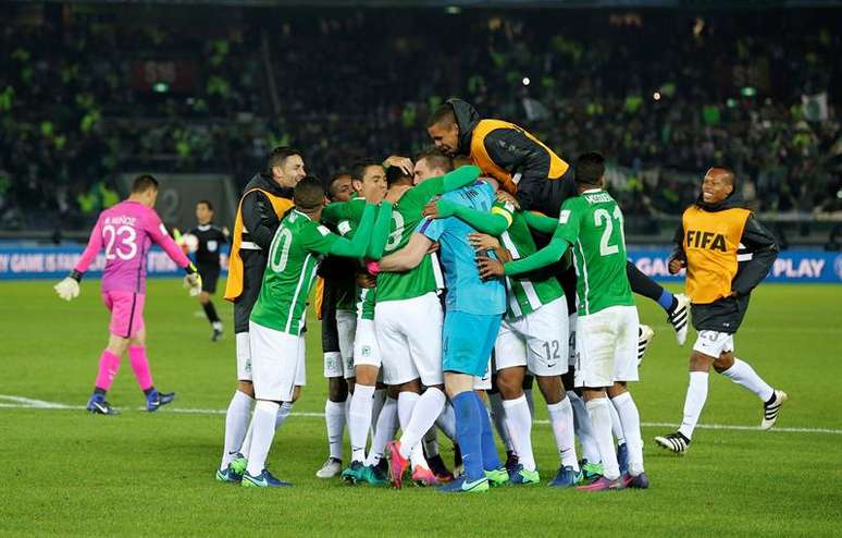 Jogadores do Atlético Nacional comemoram a vitória nos pênaltis e a terceira colocação no Mundial de Clubes