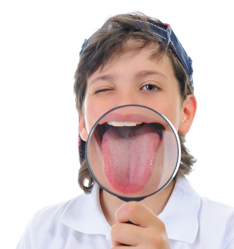 Sendo uma fase de contestação e desafio de limites, os adolescentes tendem a negligenciar os cuidados diários com a higiene bucal, bem como a não serem regulares em suas consultas ao dentista