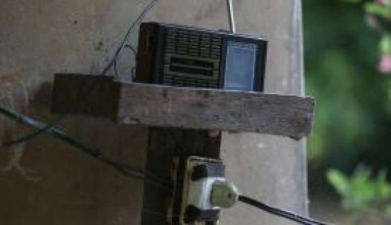 Santar&eacute;m (PA) - Nas comunidades da reserva extrativista, o r&aacute;dio ainda &eacute; o principal meio de comunica&ccedil;&atilde;o 