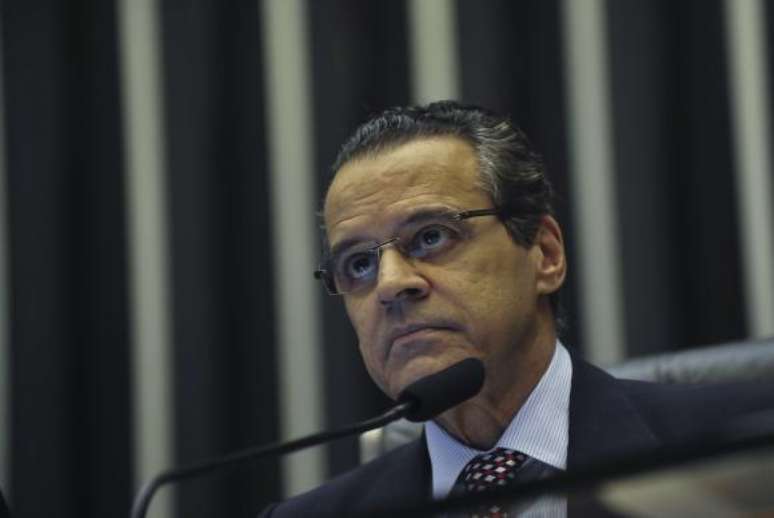 O ministro do Turismo, Henrique Eduardo Alves, é alvo da Operação Catilinárias