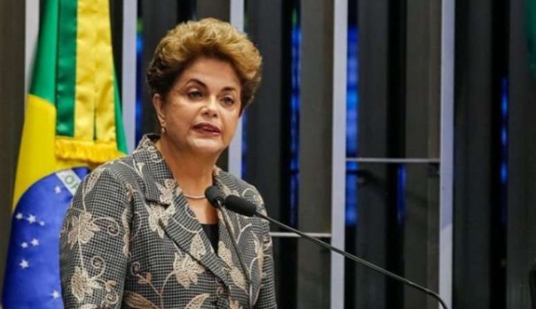 Dilma Rousseff discursa durante julgamento no Senado (Foto: Reprodução/Instagram/@dilmarousseff)