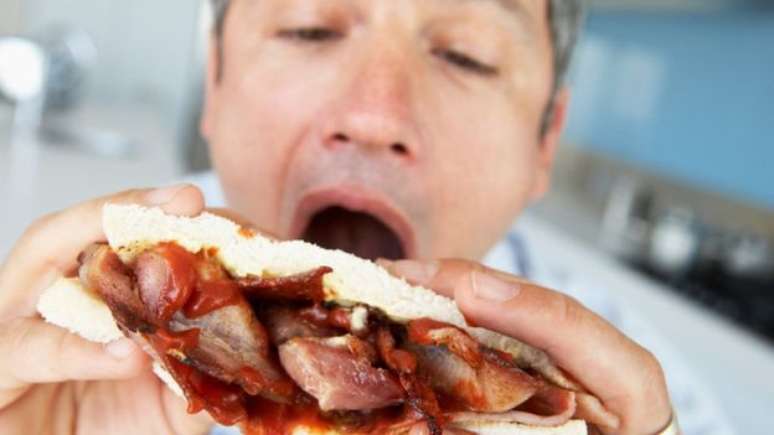O estudo analisou consumo de presunto, salsichas e salames