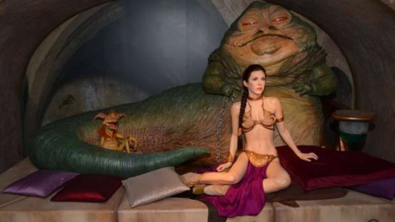 A cena em que Leia &eacute; capturada por Jabba tamb&eacute;m est&aacute; reproduzida no museu de cera Madame Tussaud, em Londres. O biqu&iacute;ni dourado causou controv&eacute;rsia. 