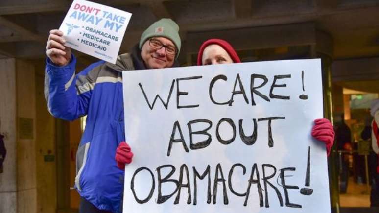 Após a eleição de Donald Trump houve protestos em defesa do Obamacare, o sistema de saúde que o novo presidente promete desmontar 